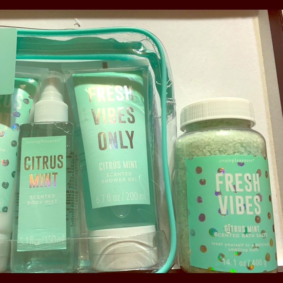 Other - Fresh vibes bath set
